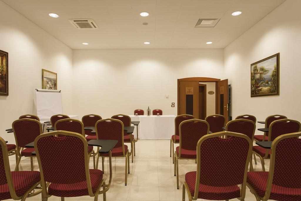 Grand Hotel La Chiusa Di Chietri Alberobello Bagian luar foto